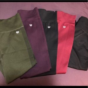 5 pairs of Forever 21 seamless leggings